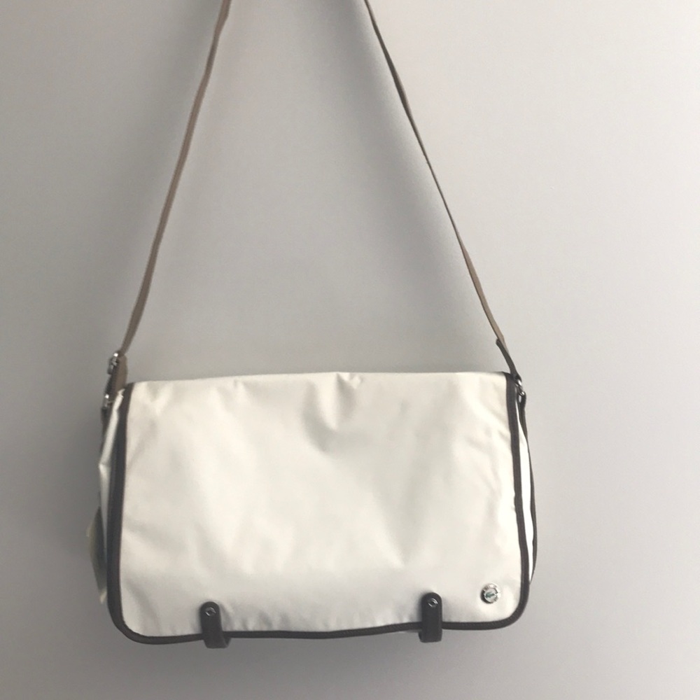 LACOSTE NWT “Crocodelle” Pearl White Messenger